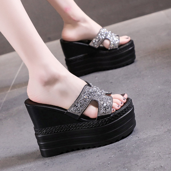 Papuci dama cu platforma inalta si pietre decorative
