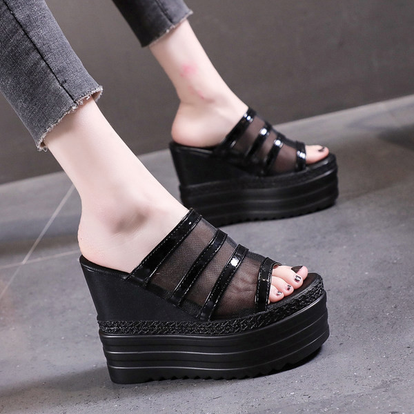 Naiste vabaaja sussid kõrge platvormiga