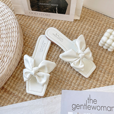 Kasdieninės odinės šlepetės lygiu padu ir eko odos kaspinu