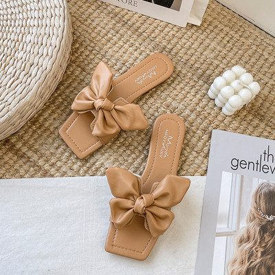 Kasdieninės odinės šlepetės lygiu padu ir eko odos kaspinu