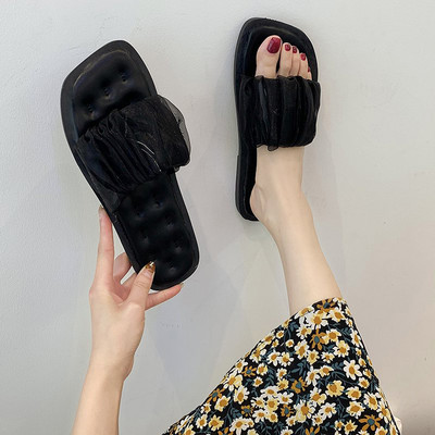 Sieviešu čības ar tilla un plakanu zoli