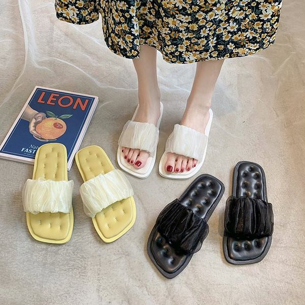 Sieviešu čības ar tilla un plakanu zoli