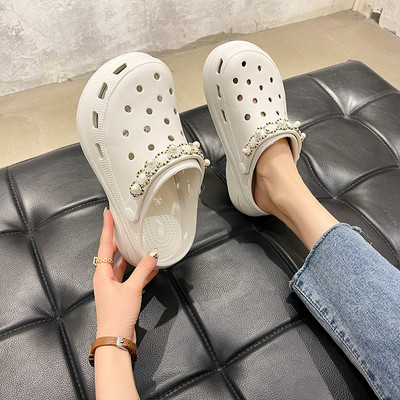 Model nou de papuci de dama cu pietre decorative potriviti pentru plaja