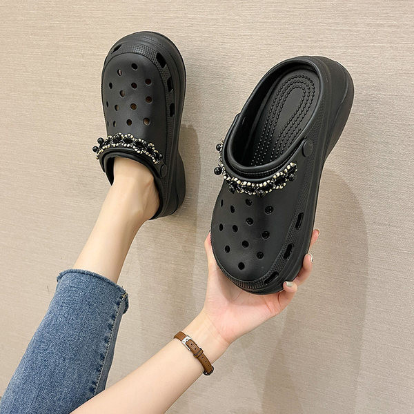 Model nou de papuci de dama cu pietre decorative potriviti pentru plaja