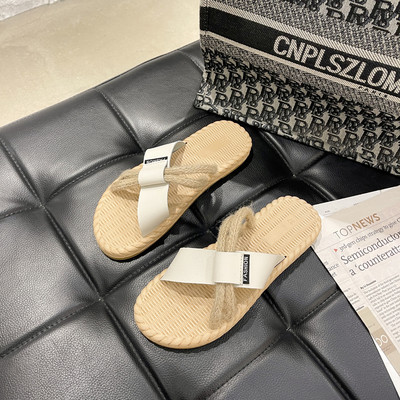 Papuci casual dama cu talpa plata - potriviti pentru plaja