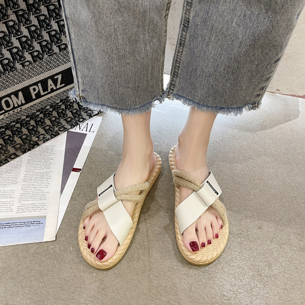 Papuci casual dama cu talpa plata - potriviti pentru plaja