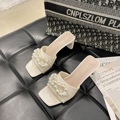 Παντόφλες μοντέρνες γυναικείες  με τακούνι 7 cm και πέρλες