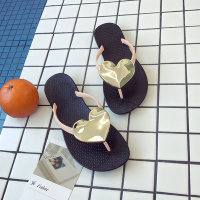 Ikdienas sieviešu čības starp pirkstiem ar 3D sirds elementu