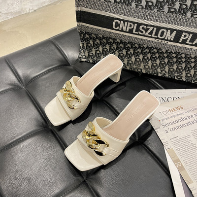 Papuci de dama din imitatie de piele cu decor metalic