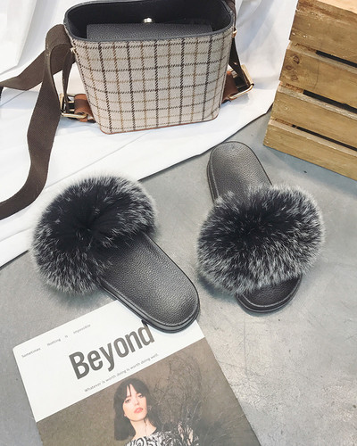 Model nou de papuci dama cu puf - in mai multe culori