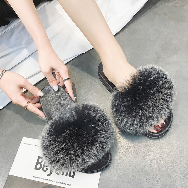 Model nou de papuci dama cu puf - in mai multe culori