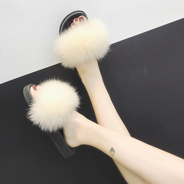 Model nou de papuci dama cu puf - in mai multe culori