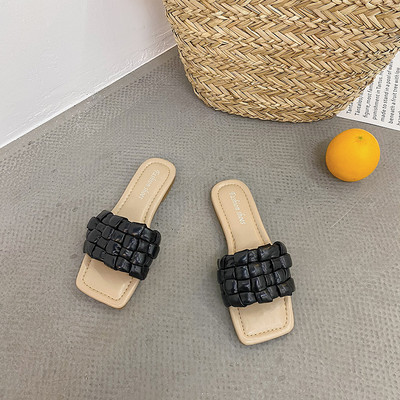 Papuci de dama moderni din piele cu talpa plate