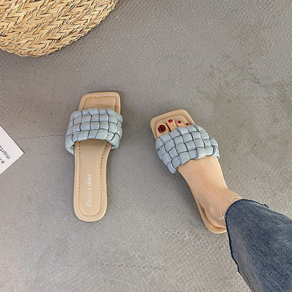 Papuci de dama moderni din piele cu talpa plate