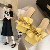 Papuci casual dama in forma patrata si decor metalic