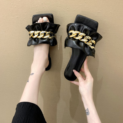 Papuci casual dama in forma patrata si decor metalic