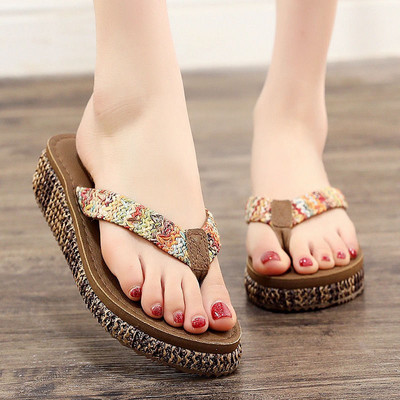 Γυναικείες casual παντόφλε με διακοσμητικές πέτρες