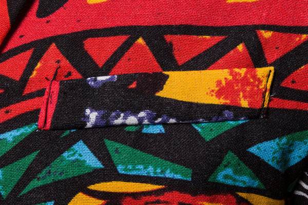 Moderan muški sako s uzorkom i gumbima