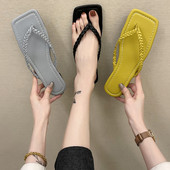 Model nou de papuci de dama din piele intre degete