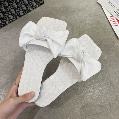 Papuci dama cu talpa plata si panglica