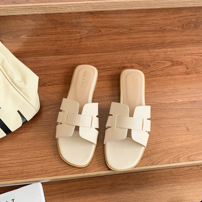 Model nou de papuci de dama cu talpa plata pentru vara