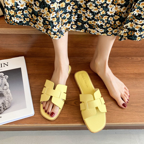 Model nou de papuci de dama cu talpa plata pentru vara