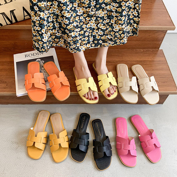 Model nou de papuci de dama cu talpa plata pentru vara