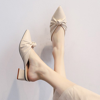 Model nou de papuci ascuțiți din imitație de piele cu toc