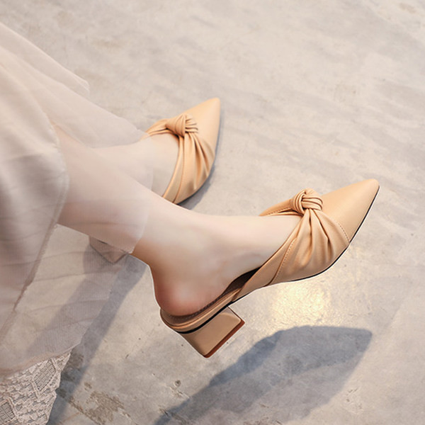 Model nou de papuci ascuțiți din imitație de piele cu toc