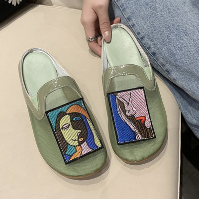 Νέο μοντέλο γυναικείες παντόφλες με χρωματιστό κέντημα