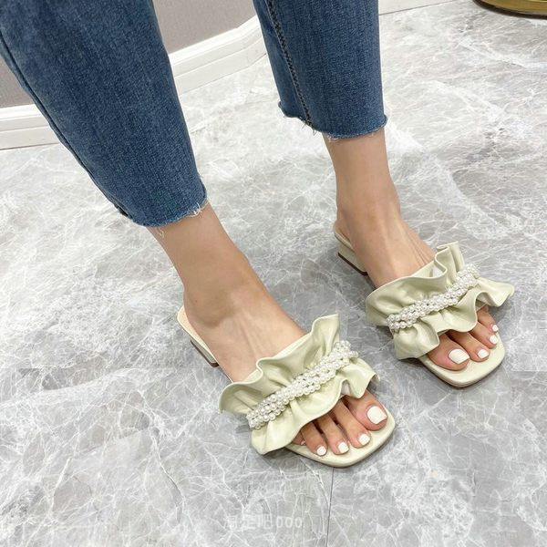 Γυναικείες παντόφλες με βολάν και πέρλες- επίπεδη σόλα