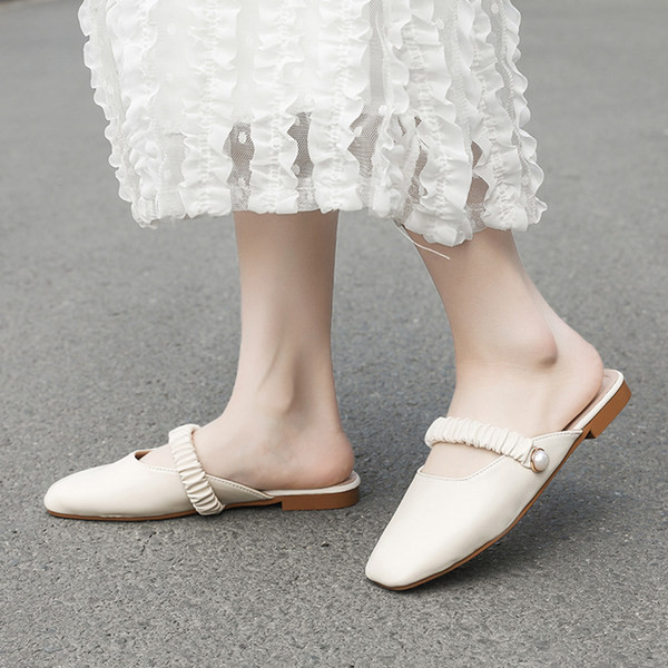 Jauna modeļa slēgtas čības ar ievilktu daļu un pērli