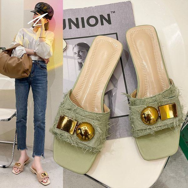 Model nou de papuci de dama cu decor metalic in trei culori