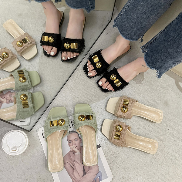 Model nou de papuci de dama cu decor metalic in trei culori