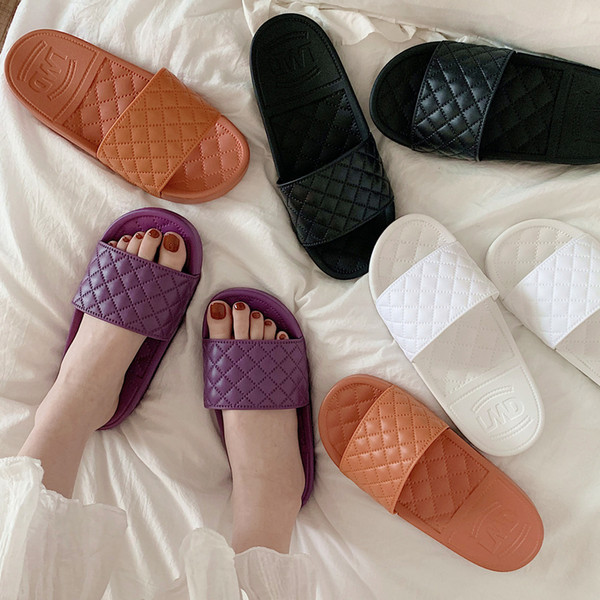 Papuci de dama matlasati cu talpa antiderapanta