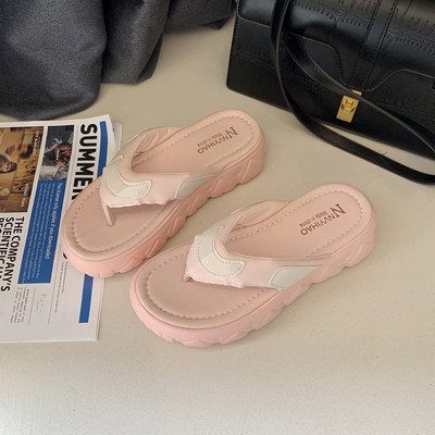 Καθημερινές σαγιονάρες  με τραχιά σόλα