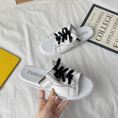 Sieviešu ikdienas čības ar mežģīnēm un plakanu zoli