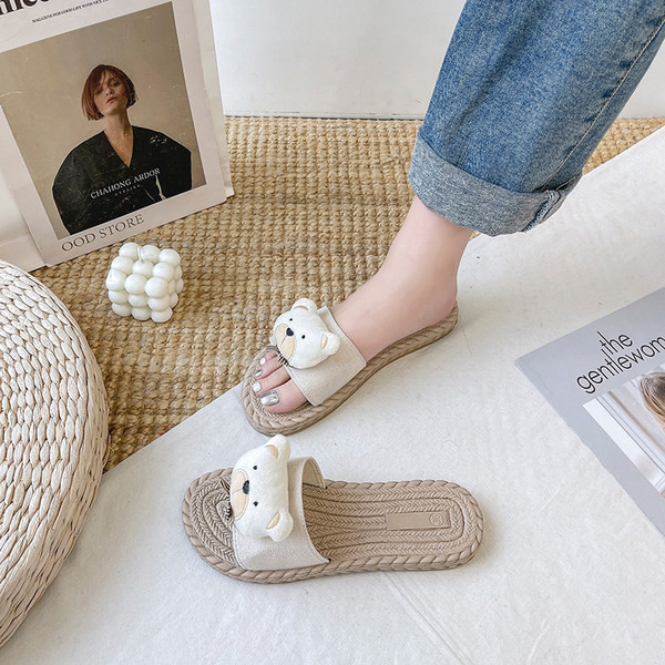 Model nou de papuci dama cu urs 3D