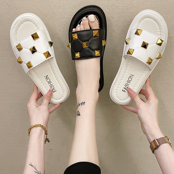 Papuci casual dama cu talpa plata si nituri