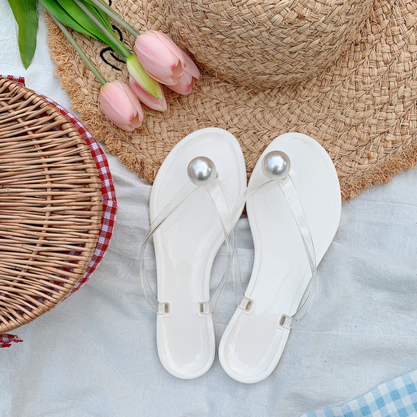 Model nou de șlapi de damă cu perle decorative