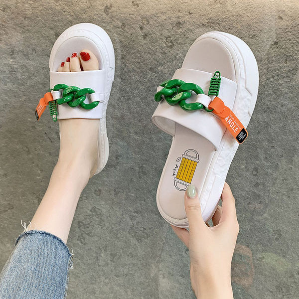 Model nou de papuci de dama cu lant si talpa inalta de 4 cm