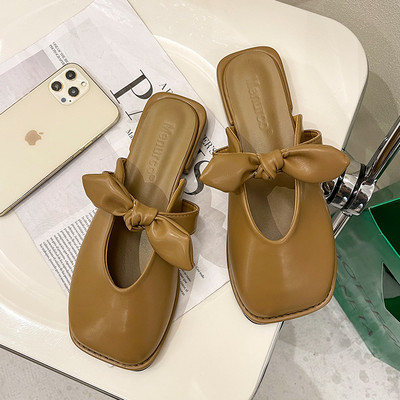 Παντόφλες κλειστές από οικολογικό δέρμα με κορδέλα