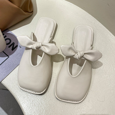 Παντόφλες κλειστές από οικολογικό δέρμα με κορδέλα