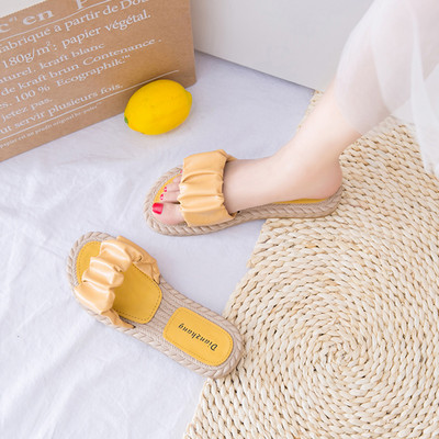 Παντόφλες casual με φαρδύ λουράκι από οικολογικό δέρμα