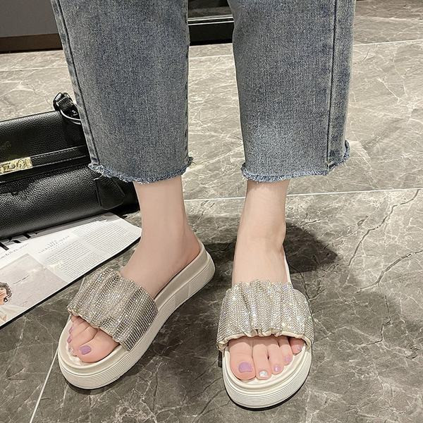 Model nou de papuci de dama cu pietre in doua culori