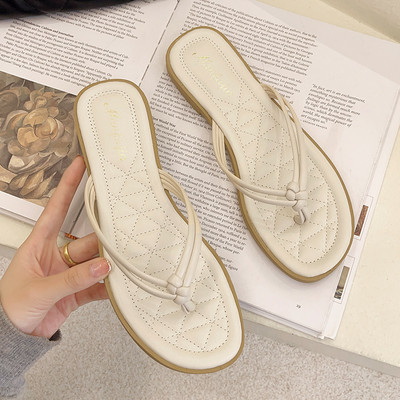 Casual έκοδερμάτινες παντόφλες με επίπεδη σόλα και λεπτά λουράκια