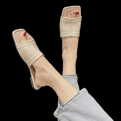 Papuci de dama din piele cu talpa plata - model patrat