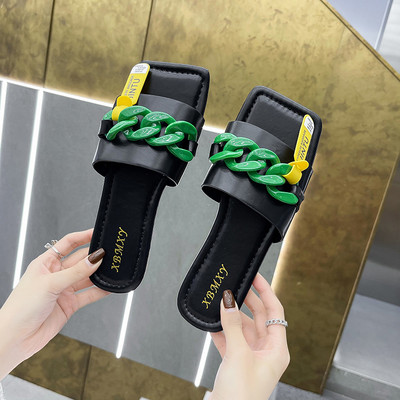 Μοντέρνες γυναικείες παντόφλες από οικολογικό δέρμα