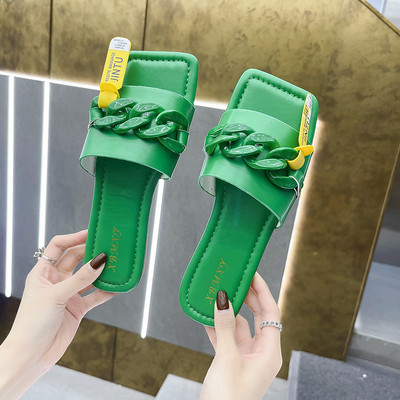 Μοντέρνες γυναικείες παντόφλες από οικολογικό δέρμα