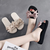 Stilīgas sieviešu čības ar plakanu zoli un lenti